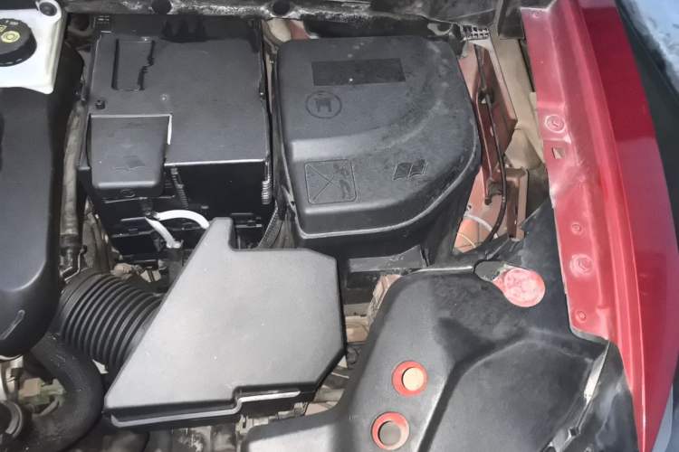 Used DS 6 2018 30THP Prestige Edition Engine Bay Left