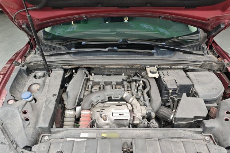 Used DS 6 2018 30THP Prestige Edition Engine Bay