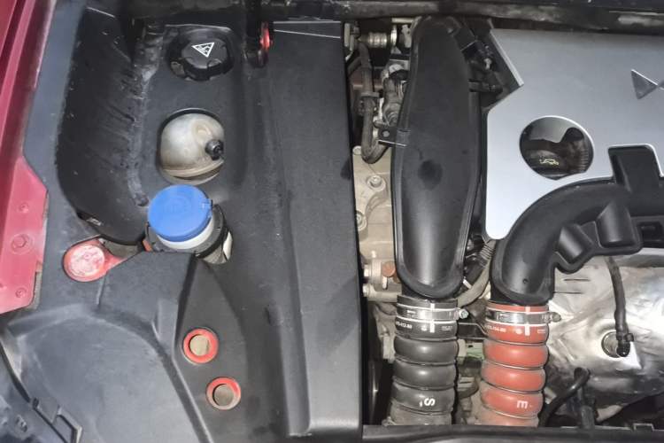 Used DS 6 2018 30THP Prestige Edition Engine Bay Right