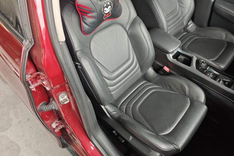 Used DS 6 2018 30THP Prestige Edition Right Front Seat