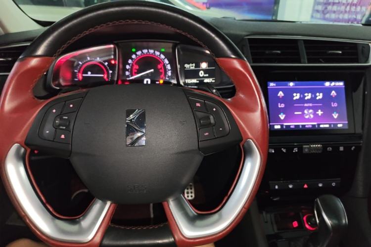 Used DS 6 2018 30THP P-Line Sport Model Steering Wheel