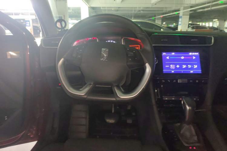 Used DS 6 2018 30THP ZhiShang Model Steering Wheel