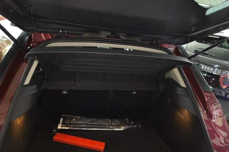 Used DS 6 2018 30THP P-Line Sport Model Trunk