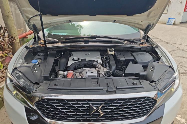 Used DS 6 2018 30THP Prestige Edition Engine Bay