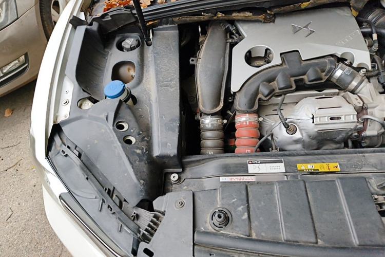 Used DS 6 2018 30THP Prestige Edition Engine Bay Right