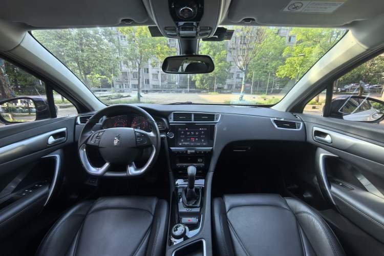 Used DS 6 2018 30THP Prestige Edition Interior 8