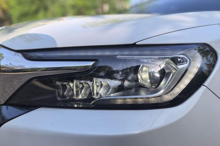 Used DS 6 2018 30THP Prestige Edition Left Front Headlight