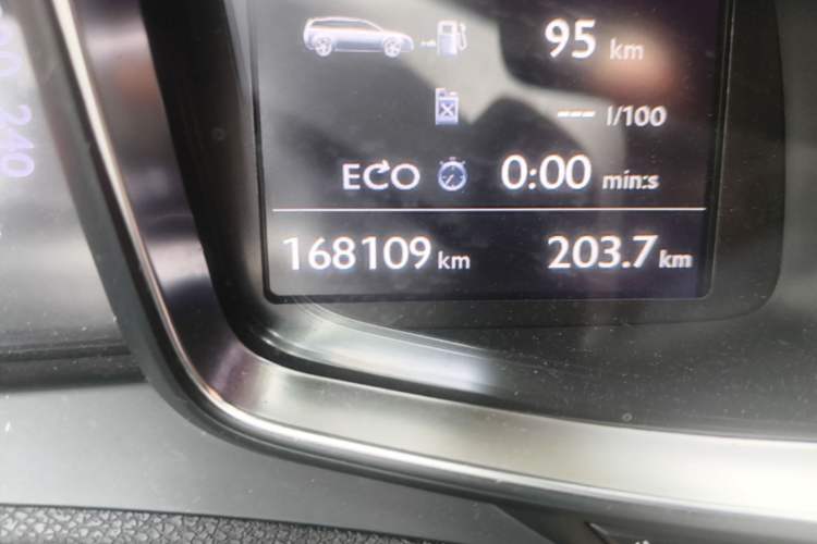 Used DS 6 2018 30THP Prestige Edition Odometer Close Up