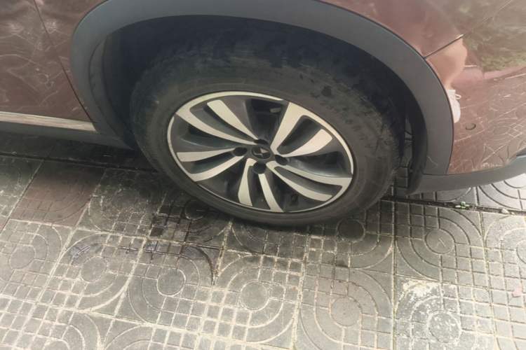Used DS 6 2018 30THP Prestige Edition Right Front Wheel Hub