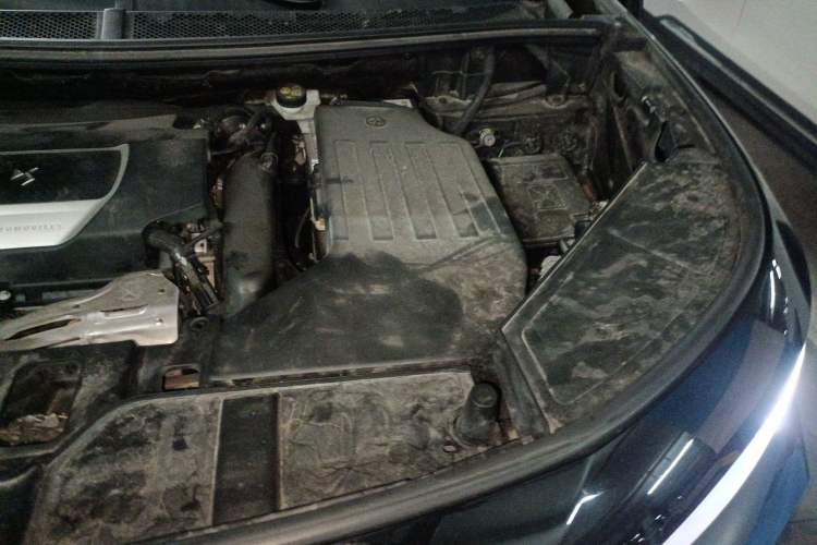 Used DS 7 2018 45THP Sport Pioneer Edition Engine Bay Left