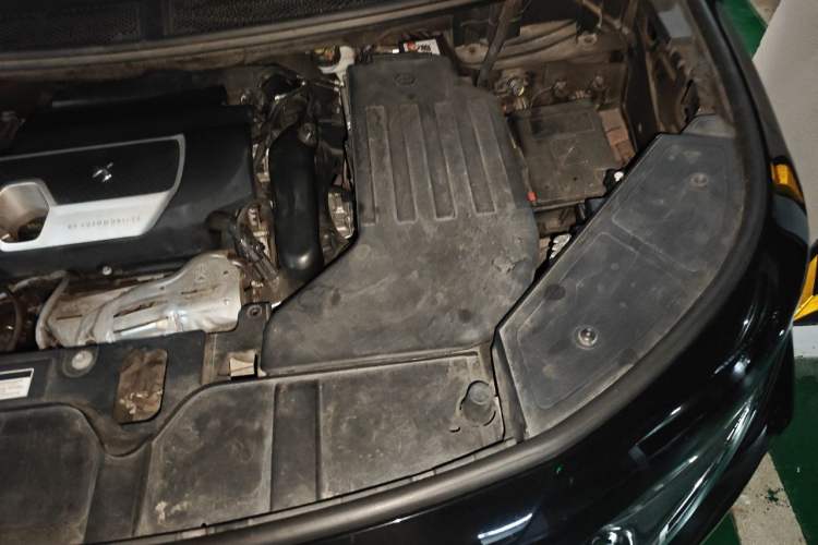 Used DS 7 2018 45THP Opera Edition Engine Bay Left