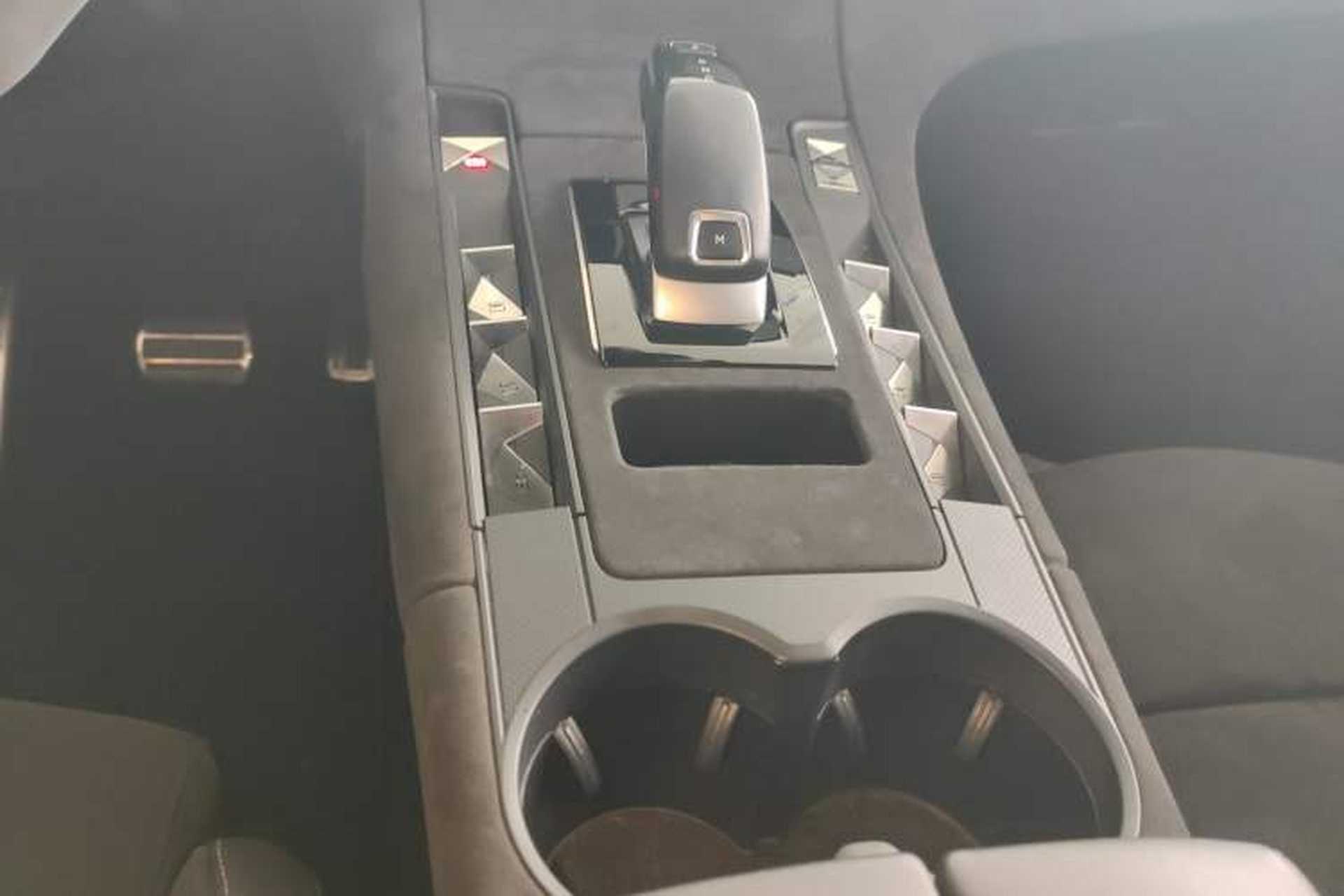 Used DS 7 2018 45THP Sport Pioneer Edition Gear Lever