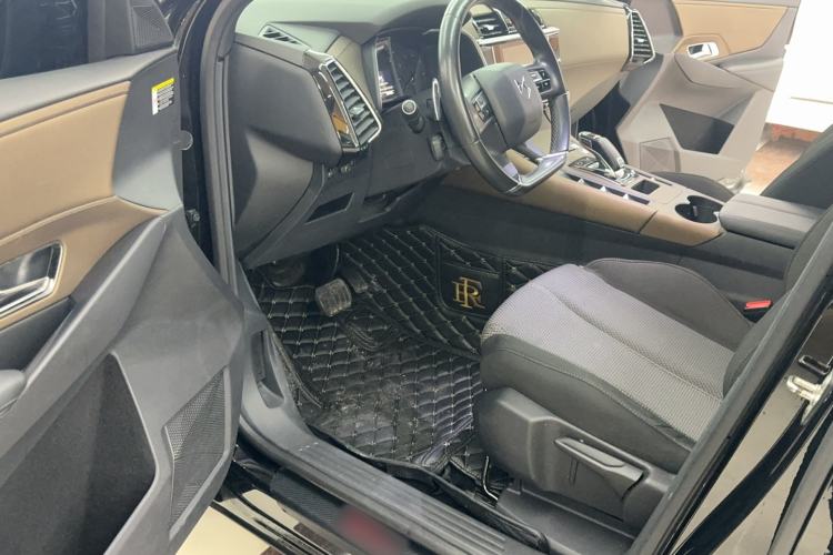 Used DS 7 2018 35THP Bastille Edition Interior 3