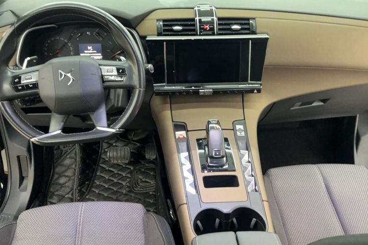 Used DS 7 2018 35THP Bastille Edition Interior 4