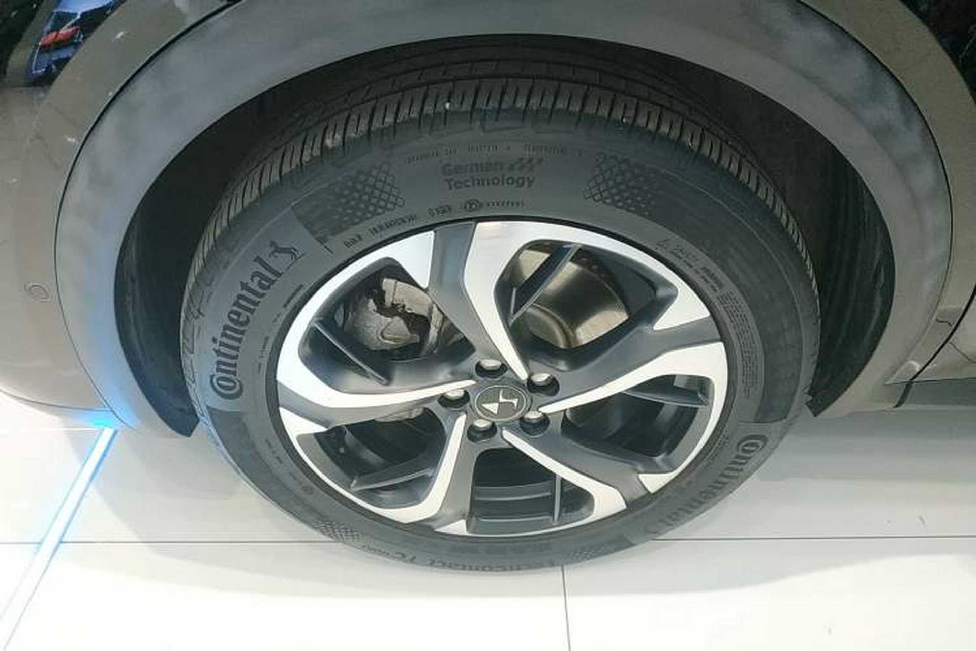 Used DS 7 2018 45THP Rivoli Prestige Edition Left Front Wheel Hub
