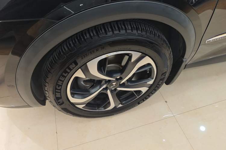 Used DS 7 2018 45THP Rivoli Prestige Edition Left Front Wheel Hub