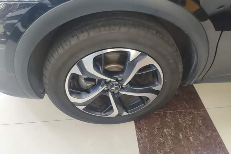 Used DS 7 2018 35THP Bastille Edition Left Front Wheel Hub
