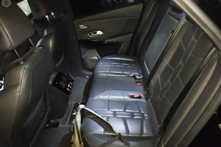 Used DS 7 2018 45THP Opera Edition Left Rear Seat
