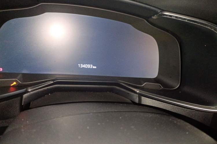 Used DS 7 2018 45THP Sport Pioneer Edition Odometer Close Up