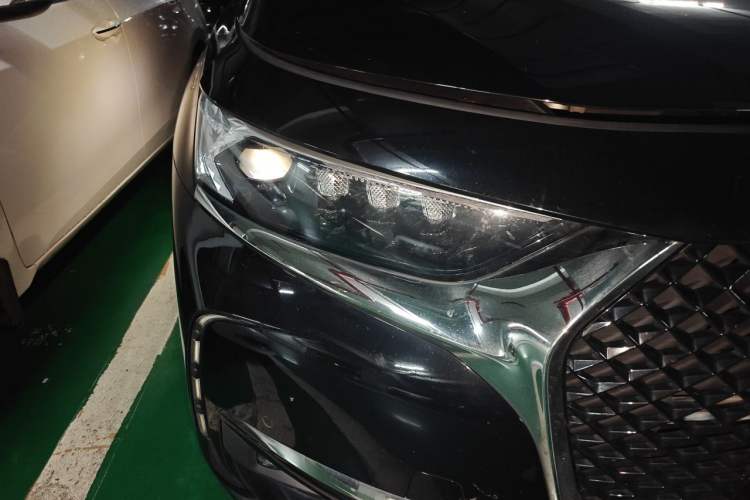 Used DS 7 2018 45THP Opera Edition Right Front Headlight