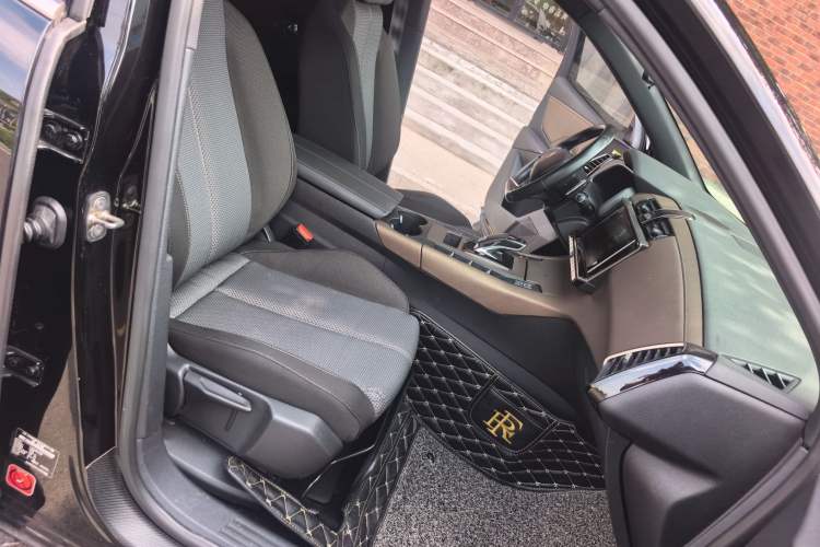 Used DS 7 2018 35THP Bastille Edition Right Front Seat