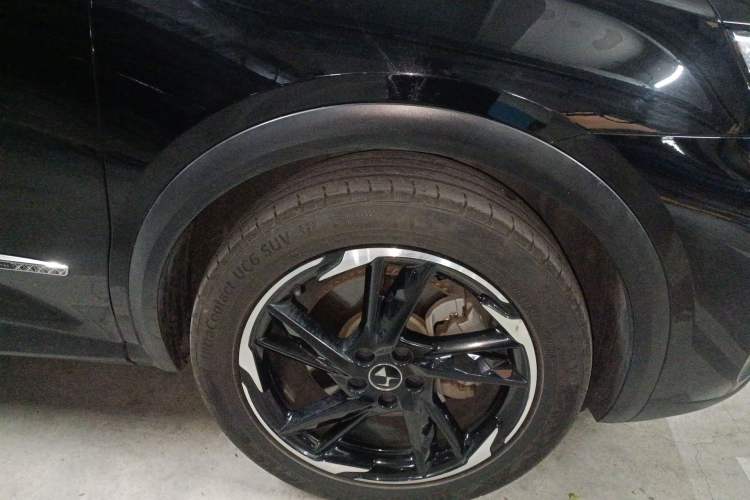 Used DS 7 2018 45THP Sport Pioneer Edition Right Front Wheel Hub