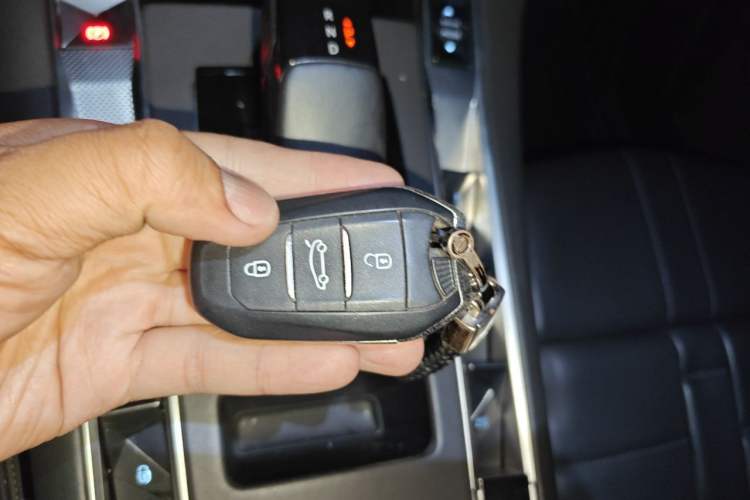 Used DS 7 2018 45THP Opera Edition Vehicle Key