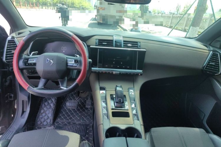 Used DS 7 2018 45THP Rivoli Prestige Edition Center Console