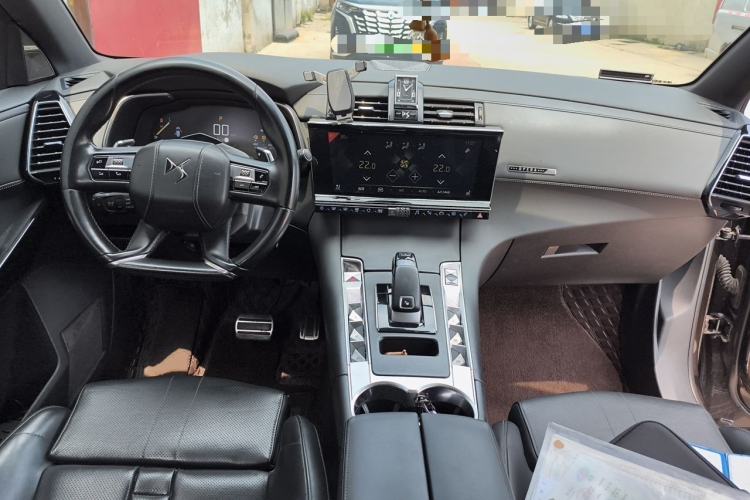 Used DS 7 2018 45THP Opera Edition Center Console