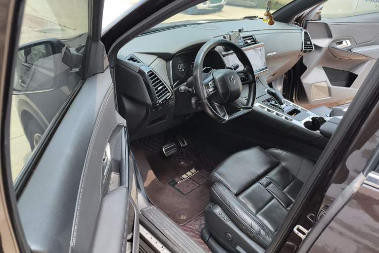 Used DS 7 2018 45THP Opera Edition Driver Seat
