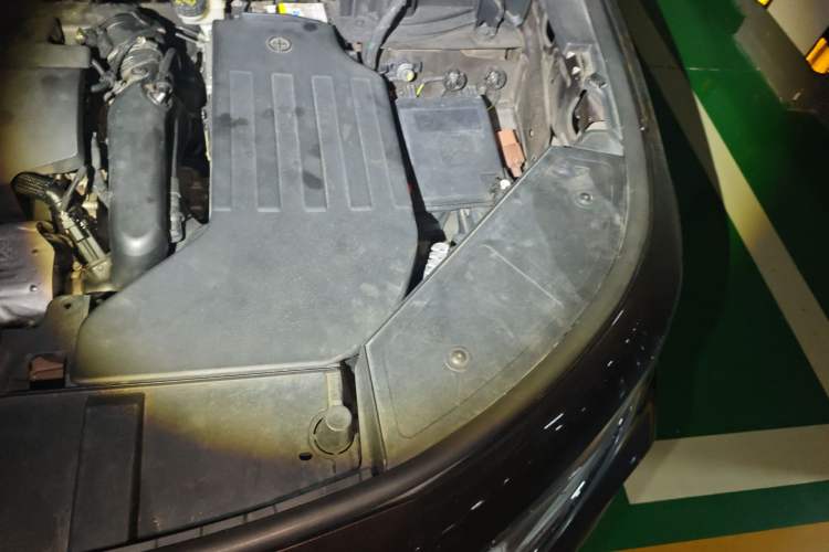 Used DS 7 2018 45THP Opera Edition Engine Bay Left