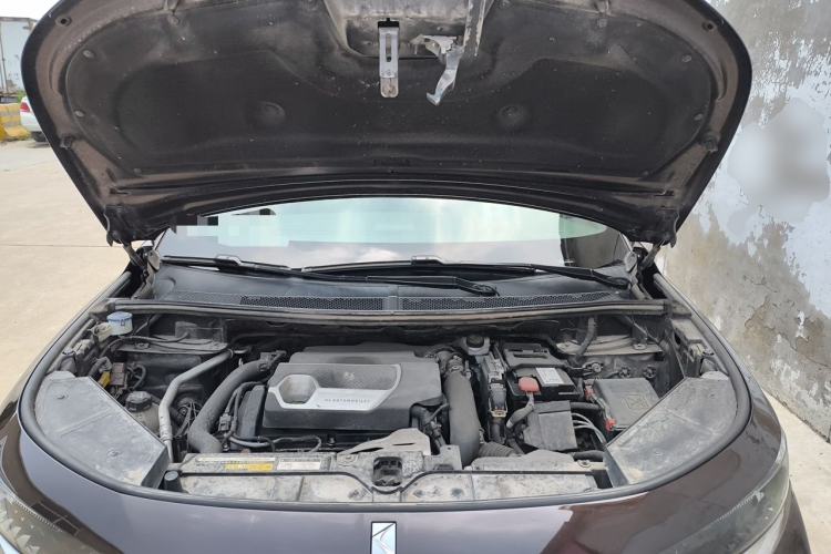 Used DS 7 2018 45THP Opera Edition Engine Bay