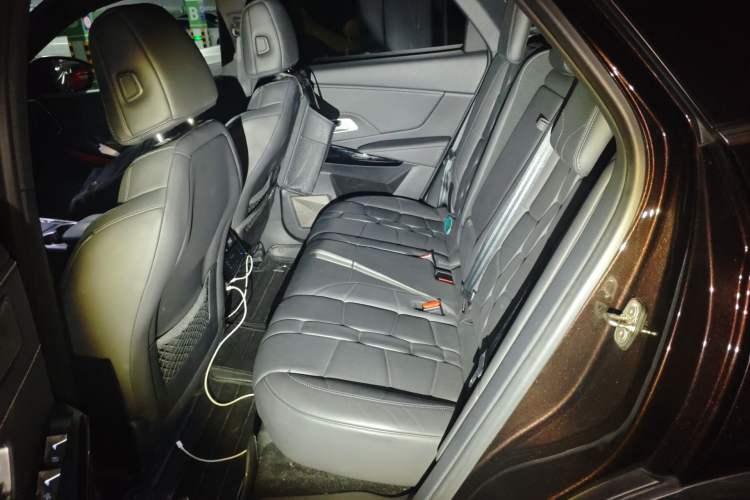 Used DS 7 2018 45THP Opera Edition Left Rear Seat