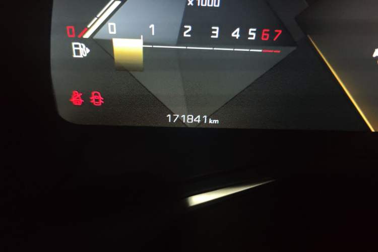 Used DS 7 2018 45THP Opera Edition Odometer Close Up