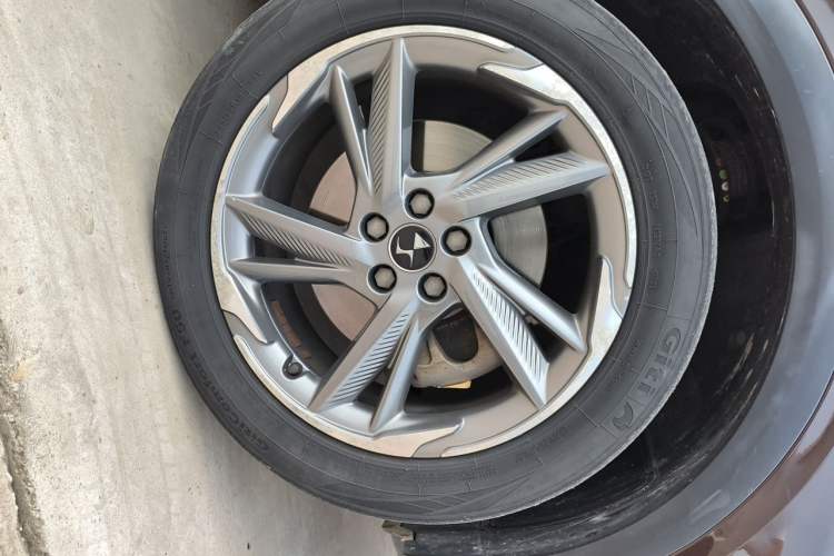 Used DS 7 2018 45THP Opera Edition Right Front Wheel Hub