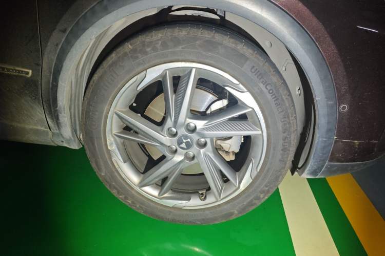 Used DS 7 2018 45THP Opera Edition Right Front Wheel Hub