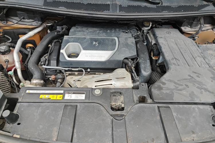 Used DS 7 2018 35THP Pashy Edition Engine Bay