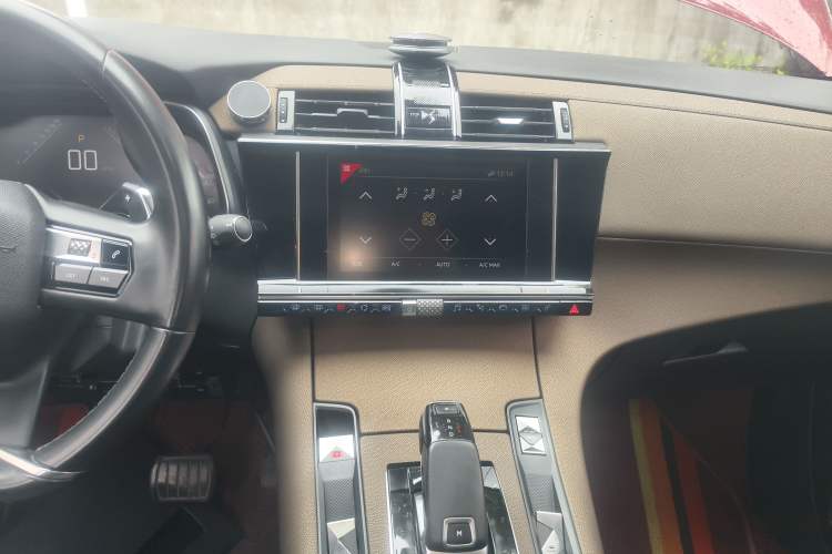 Used DS 7 2018 35THP Pashy Edition Audio And AC Panel