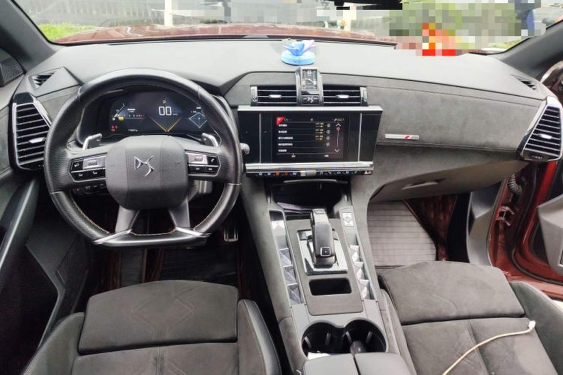 Used DS 7 2018 45THP Sport Edition Center Console