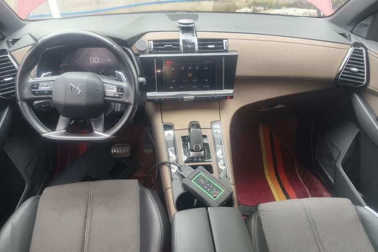 Used DS 7 2018 35THP Pashy Edition Center Console