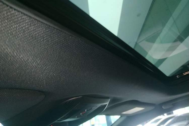 Used DS 7 2018 45THP Rivoli Pioneer Edition Headliner