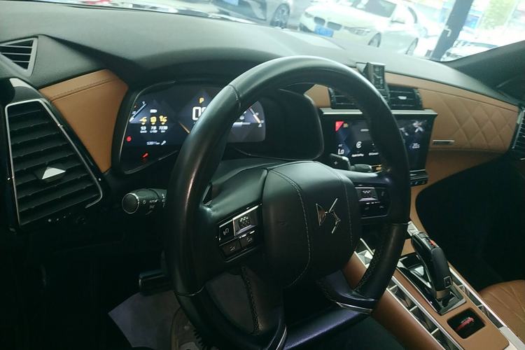Used DS 7 2018 45THP Rivoli Pioneer Edition Interior 2