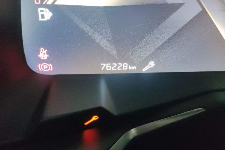 Used DS 7 2018 35THP Pashy Edition Odometer Close Up