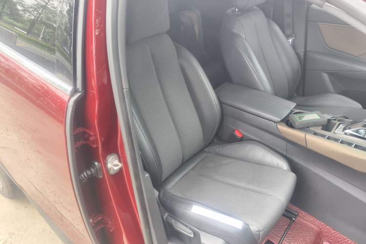 Used DS 7 2018 35THP Pashy Edition Right Front Seat