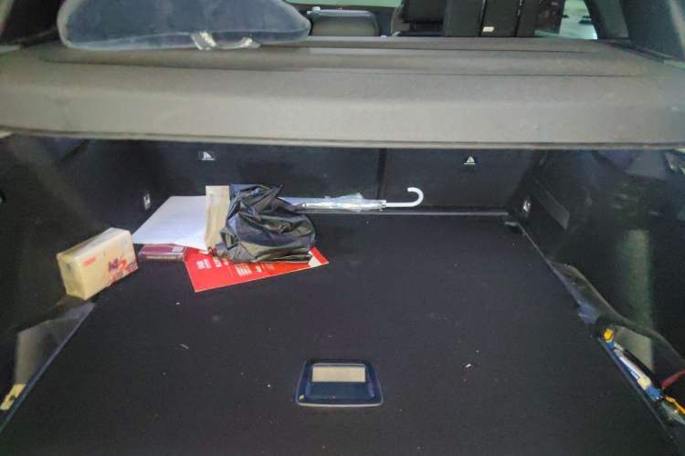 Used DS 7 2018 45THP Rivoli Prestige Edition Trunk