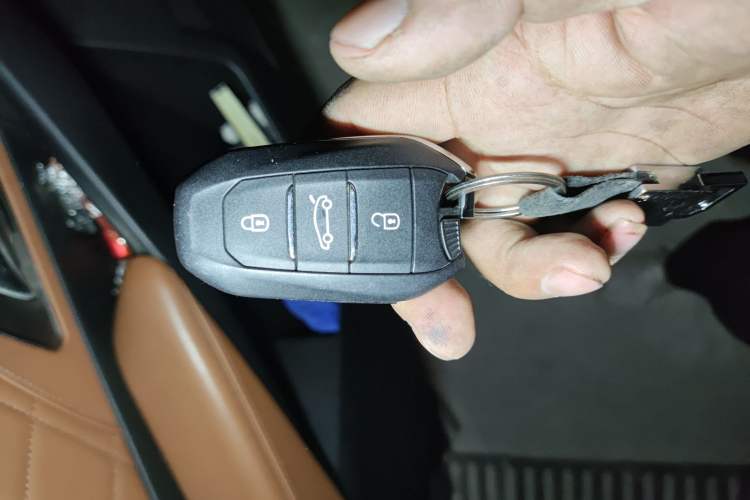 Used DS 7 2018 45THP Rivoli Pioneer Edition Vehicle Key