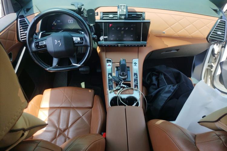 Used DS 7 2018 45THP Rivoli Prestige Edition Center Console