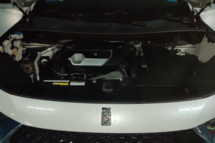 Used DS 7 2018 45THP Rivoli Pioneer Edition Engine Bay