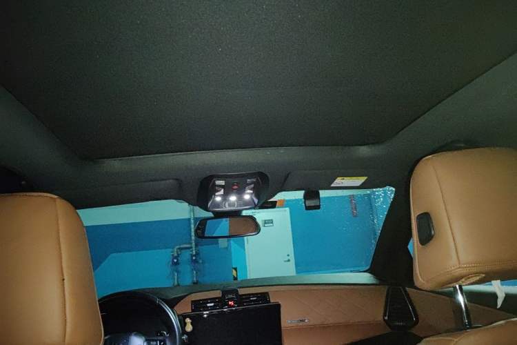 Used DS 7 2018 45THP Rivoli Pioneer Edition Headliner