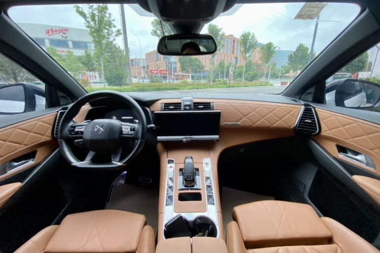 Used DS 7 2018 45THP Rivoli Pioneer Edition Interior 3